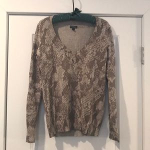 Leopard v-neck sweater
